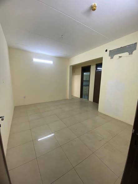 Apartment rent in hoora Semi furnished bedroom bat