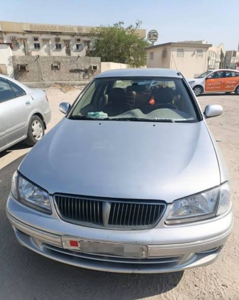 سيارة للبيع - نيسان 2001