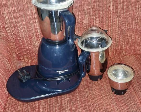 Butterfly Cyclone Mixer Grinder good condition working perfe