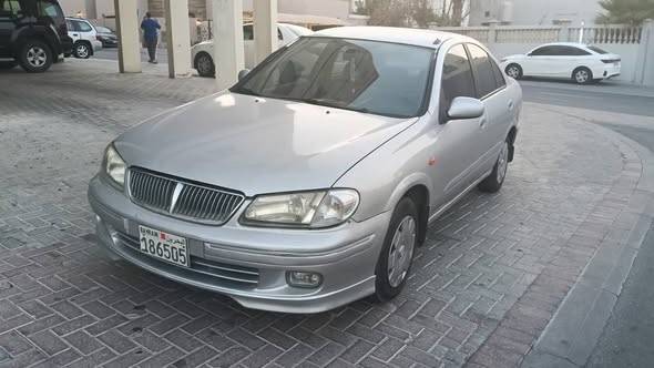 سيارة للبيع - نيسان 2001