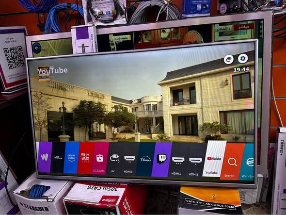 Smart tv and full HD Netflix Shahid YouTube