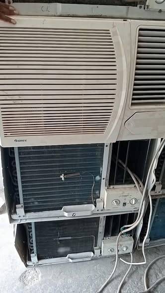 Ac window ton with offer big offer good