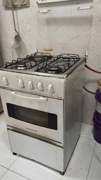 Westpoint Gas Cooker with Oven Gas Cylinder Bu