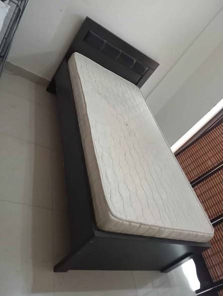 Single bed mattress only serious buyers contact Wha