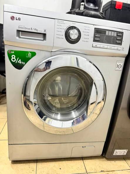 LG farant lode in wash and dryer still