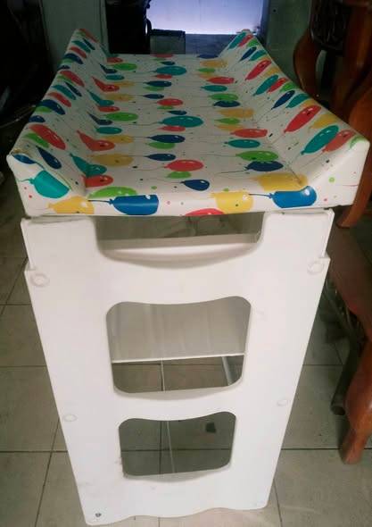Baby kote and glass table good working condition