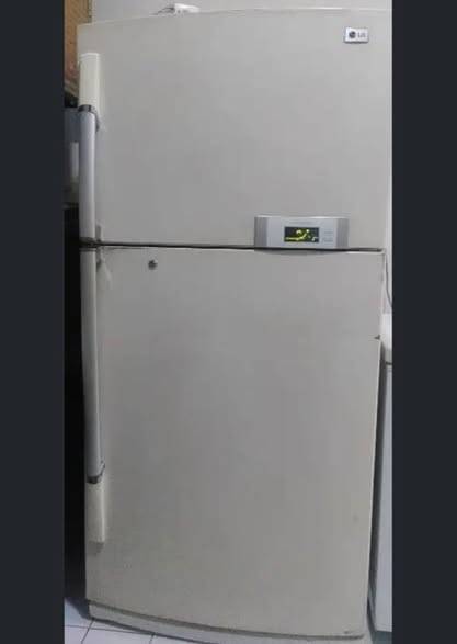 Contact West Riffa Good condition working good Contact