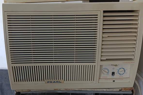 Good condition pearl window AC Exchange offer only