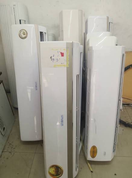 Contact have scound hand AC good co Contact