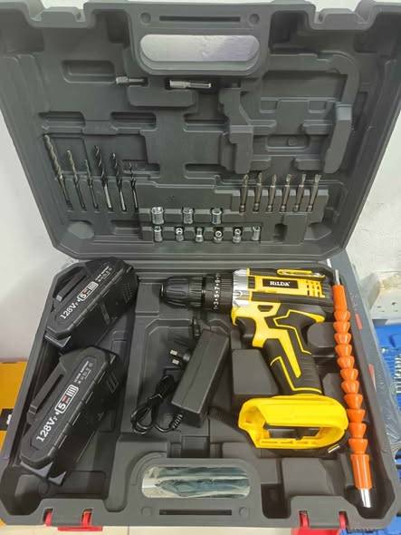 Hilda portable drill with dual battery Condition brand