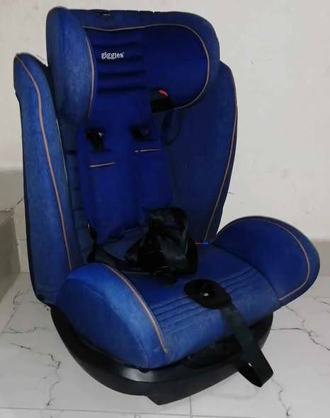 Giggles Globefix in Convertible Isofix Car Seat Suitable