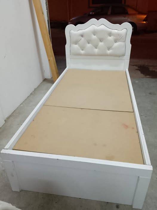 Single bed With mathrase with the dilvery Single