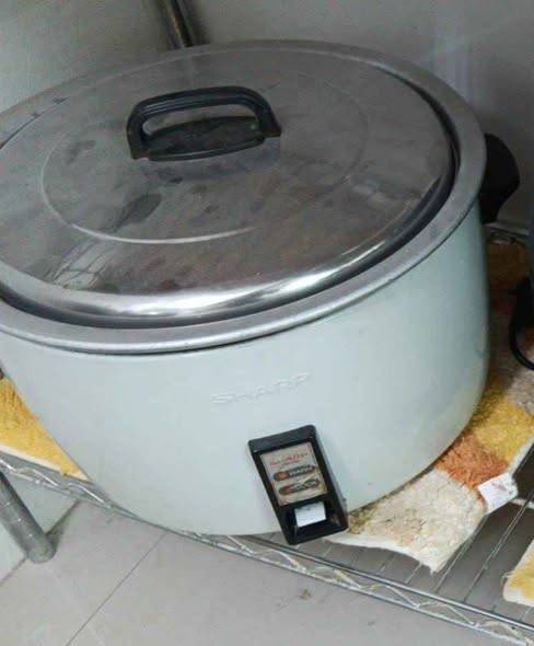 Sharp Electric Rice Cooker Reliable spacious and perfect