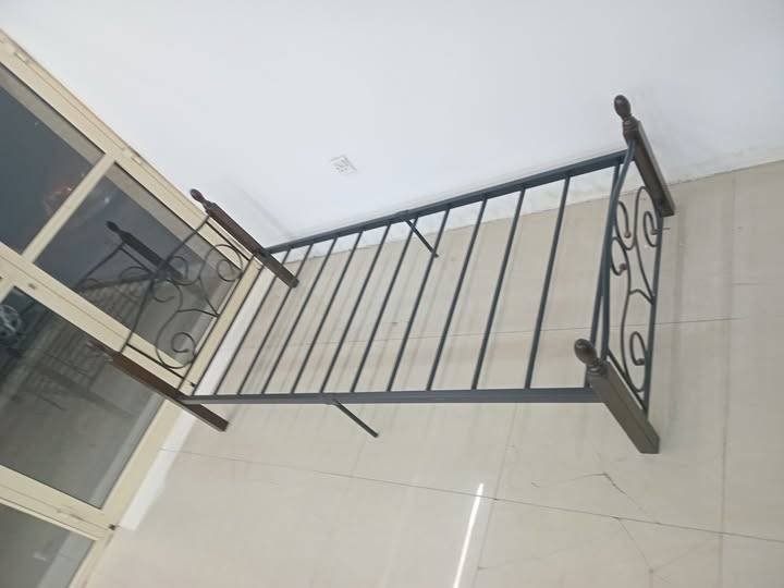 Stel bed Not Uzed This Prise Onley Stel