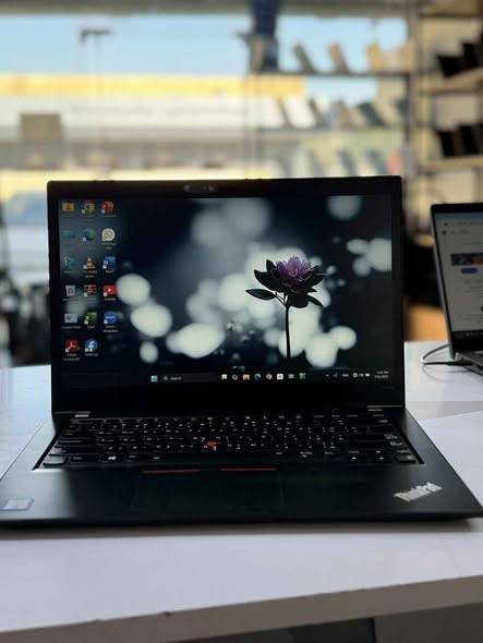 Laptop استعمال हल पट استعمال شدہ Lenovo لیپ