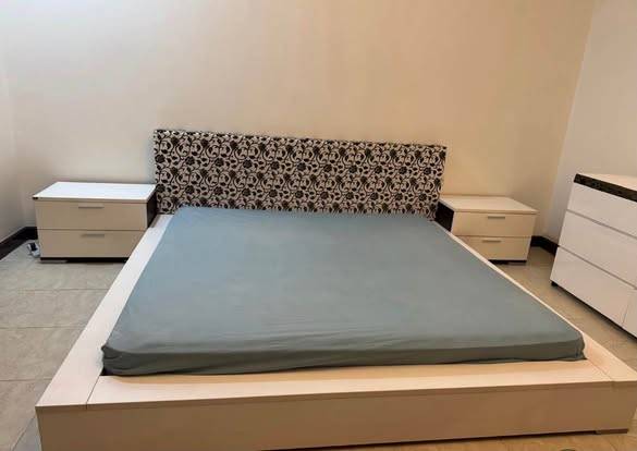 Great condition bed dresser mirror and two night