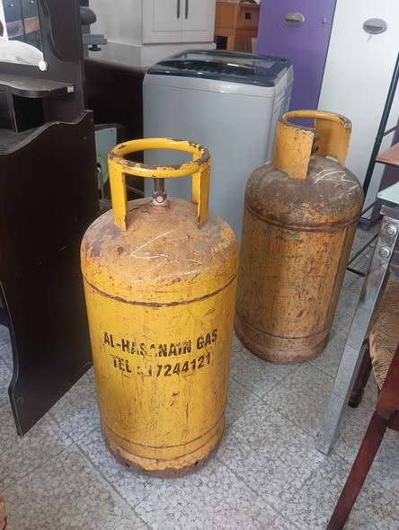 Cylinder Anwar gas both last only serious buyers