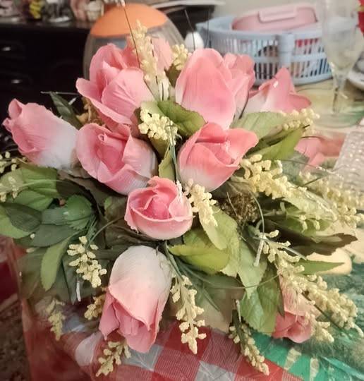 Pink Rose Bouquet Set includes Artificial pink Pink
