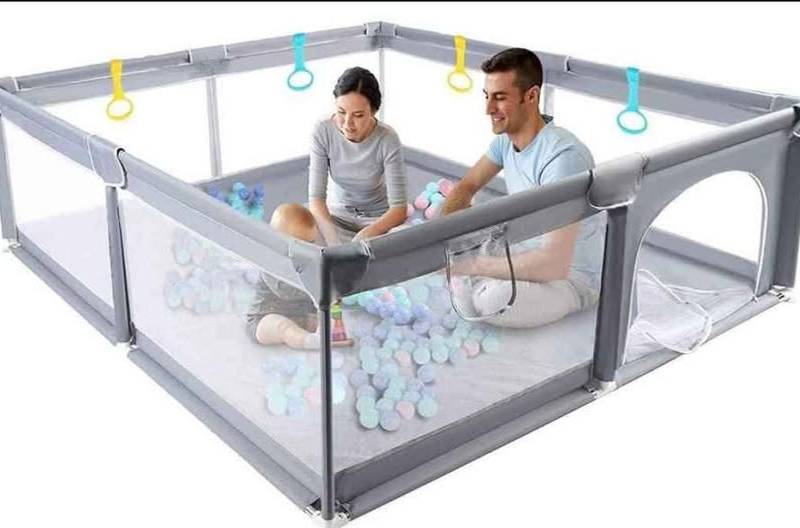 Large baby playpen size Condition brand mak Large