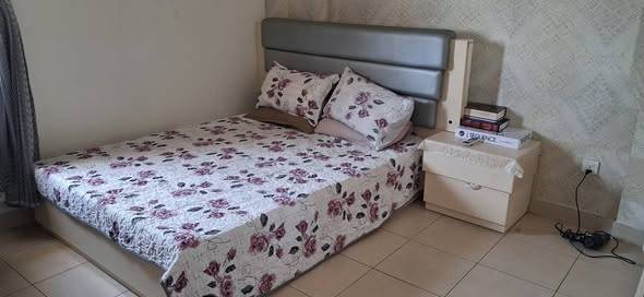 Urgent completebedset bed cupboard Dressing ta Urgent completebedset