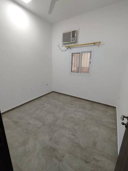 rent in Qudaibiya near universal there is balcony