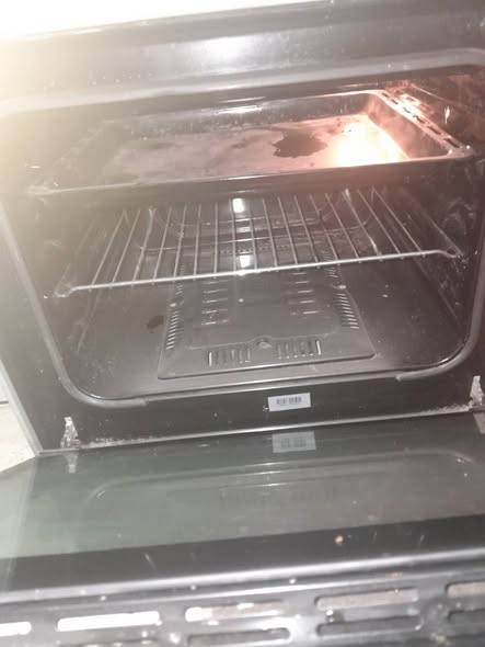Cooking range with oven gas stove burner full